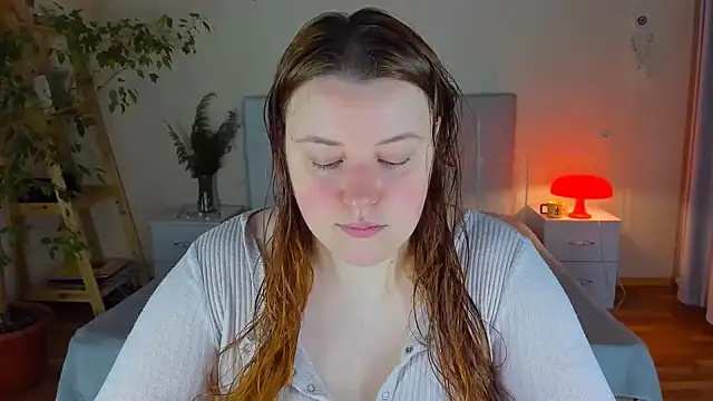 Snapshot of PolinaSalvatore chatting on 11.11.25 PolinaSalvatore online show from 11.11.25