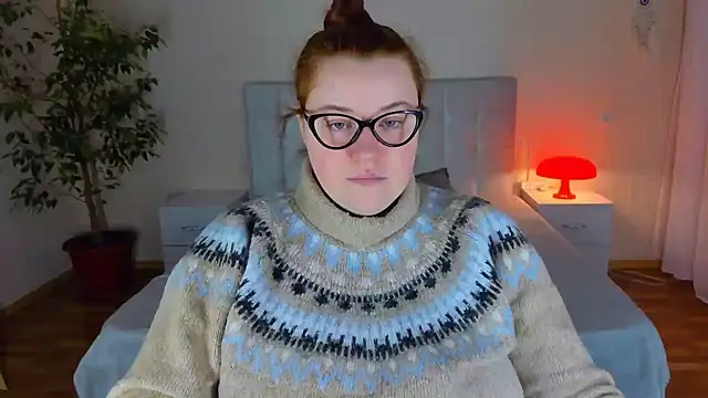 Snapshot of PolinaSalvatore chatting on 12.16.25 PolinaSalvatore online show from 12.16.25