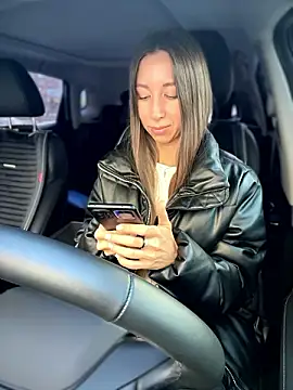 Snapshot of EvaCatt chatting on 12.06.24 EvaCatt online show from 12.06.24