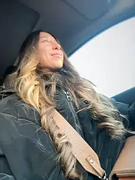 Snapshot of EvaCatt chatting on 12.15.24 EvaCatt online show from 12.15.24