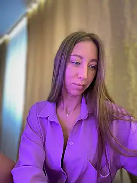 Snapshot of EvaCatt chatting on 12.24.24 EvaCatt online show from 12.24.24