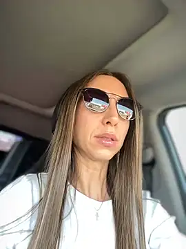 Snapshot of EvaCatt chatting on 03.16.25 EvaCatt online show from 03.16.25