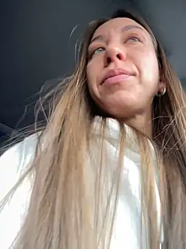 Snapshot of EvaCatt chatting on 03.18.25 EvaCatt online show from 03.18.25