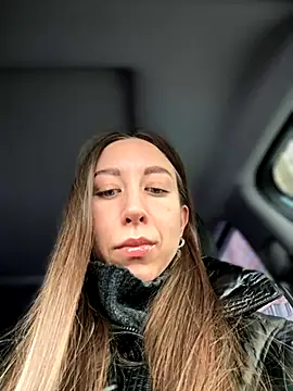 Snapshot of EvaCatt chatting on 11.13.25 EvaCatt online show from 11.13.25