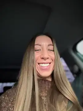 Snapshot of EvaCatt chatting on 11.18.25 EvaCatt online show from 11.18.25