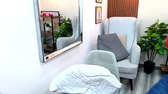 Snapshot of Kenya--Buhle chatting on 03.21.25 Kenya--Buhle online show from 03.21.25