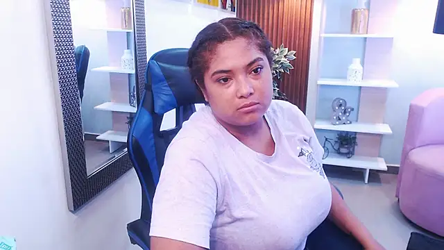 Snapshot of Kenya--Buhle chatting on 09.18.25 Kenya--Buhle online show from 09.18.25