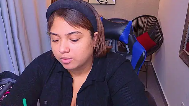 Snapshot of Kenya--Buhle chatting on 06.16.26 Kenya--Buhle online show from 06.16.26