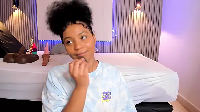 Zafiiraa online show from 03.20.25