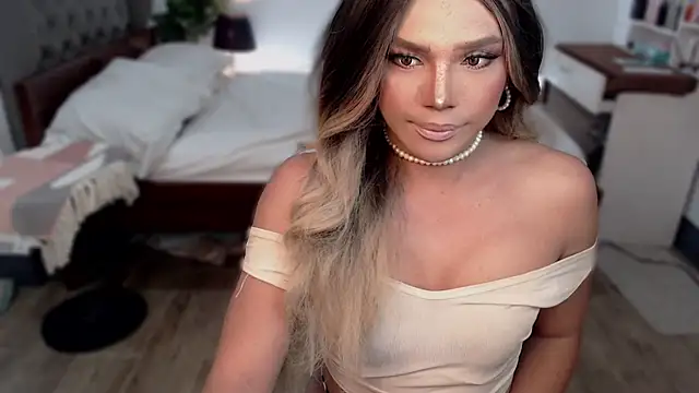 liaa lurrecams online show from 10.23.25