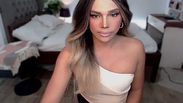 liaa lurrecams online show from 10.24.25