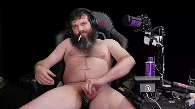 Snapshot of st0n3y chatting on 02.04.26 st0n3y online show from 02.04.26