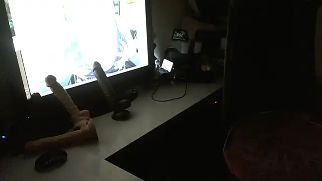 Snapshot of bustybabeuk chatting on 10.14.25 bustybabeuk online show from 10.14.25