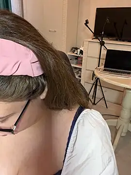 DienkaGreen online show from 11.26.25