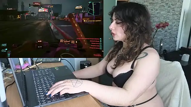 Moxxxie online show from 10.28.25