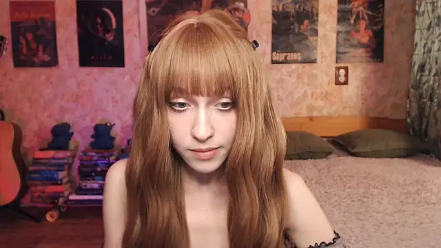 Snapshot of Friendly_Ellie chatting on 11.22.25 Friendly Ellie online show from 11.22.25