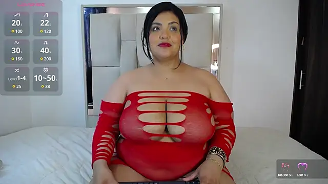 Snapshot of AmandaRousel chatting on 03.02.25 AmandaRousel online show from 03.02.25