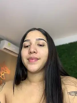 Snapshot of Amandanauty chatting on 01.19.25 Amandanauty online show from 01.19.25
