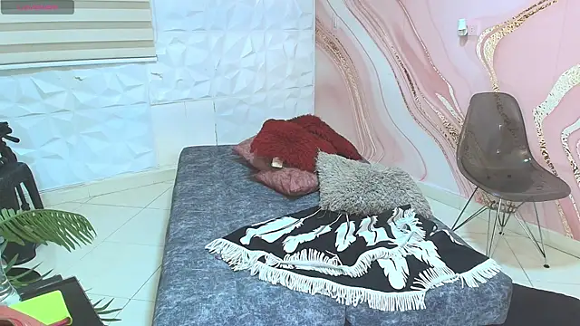 cintiagreyx online show from 02.20.25