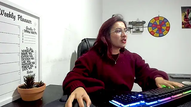 Snapshot of Scarlett_Sen chatting on 12.13.24 Scarlett Sen online show from 12.13.24