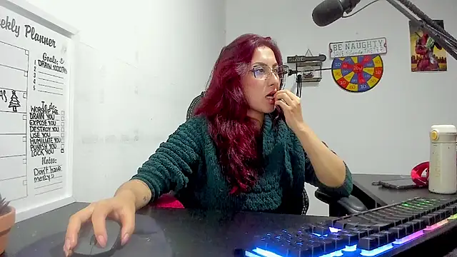 Snapshot of Scarlett_Sen chatting on 12.19.24 Scarlett Sen online show from 12.19.24