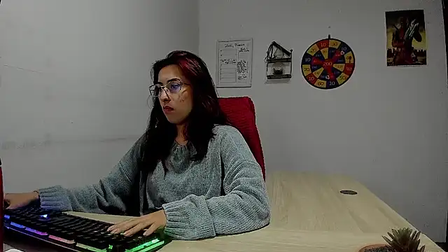 Snapshot of Scarlett_Sen chatting on 01.27.25 Scarlett Sen online show from 01.27.25