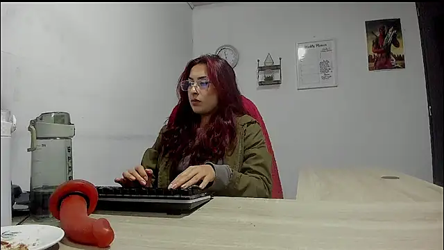 Snapshot of Scarlett_Sen chatting on 02.18.25 Scarlett Sen online show from 02.18.25