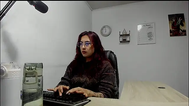 Snapshot of Scarlett_Sen chatting on 02.27.25 Scarlett Sen online show from 02.27.25