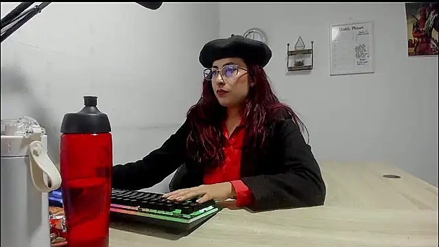 Snapshot of Scarlett_Sen chatting on 03.04.25 Scarlett Sen online show from 03.04.25