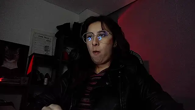 Snapshot of Scarlett_Sen chatting on 10.03.25 Scarlett Sen online show from 10.03.25