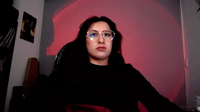 Snapshot of Scarlett_Sen chatting on 10.22.25 Scarlett Sen online show from 10.22.25