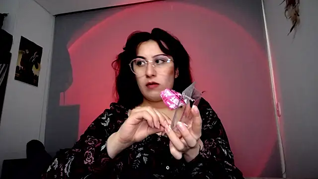 Snapshot of Scarlett_Sen chatting on 10.24.25 Scarlett Sen online show from 10.24.25