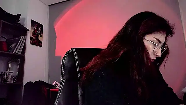 Snapshot of Scarlett_Sen chatting on 11.07.25 Scarlett Sen online show from 11.07.25