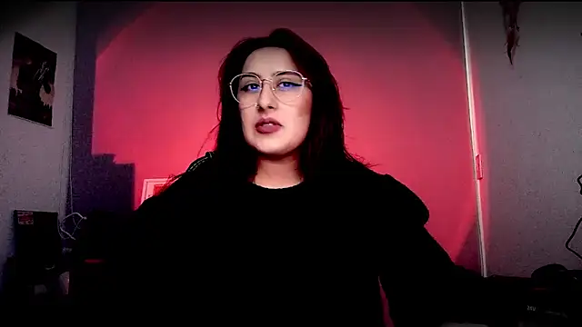 Snapshot of Scarlett_Sen chatting on 12.22.25 Scarlett Sen online show from 12.22.25