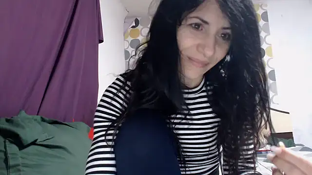 Snapshot of sexyevalove chatting on 11.15.25 sexyevalove online show from 11.15.25