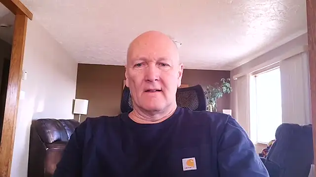 Snapshot of BasicAnt chatting on 02.25.26 BasicAnt online show from 02.25.26