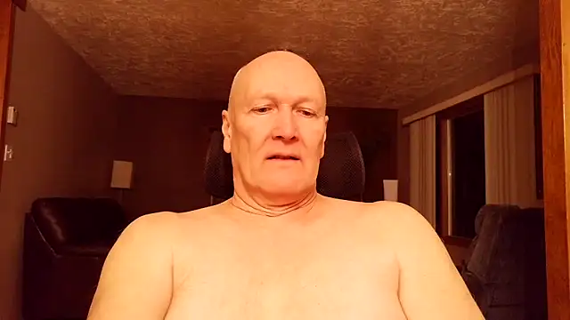 Snapshot of BasicAnt chatting on 03.18.26 BasicAnt online show from 03.18.26