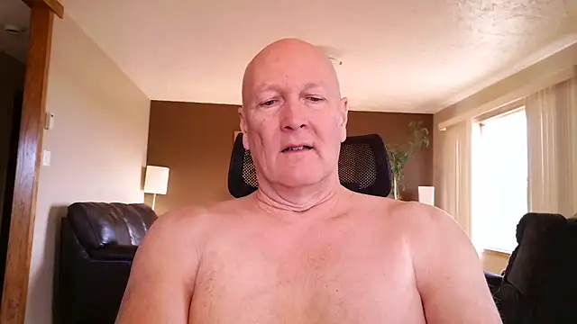 Snapshot of BasicAnt chatting on 03.18.26 BasicAnt online show from 03.18.26