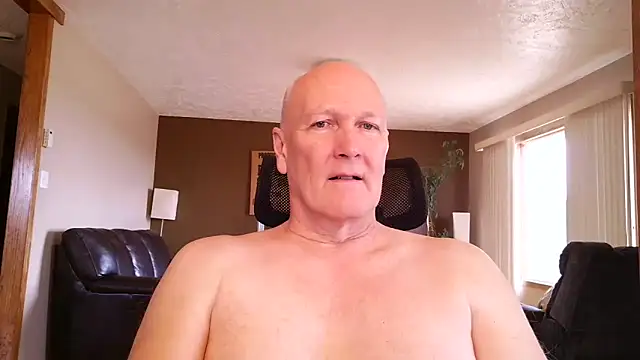 Snapshot of BasicAnt chatting on 03.22.26 BasicAnt online show from 03.22.26