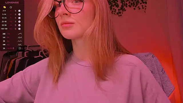 mollytuck online show from 10.03.25