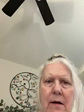 Snapshot of Kaitlyn_Winters chatting on 01.14.26 Kaitlyn Winters online show from 01.14.26