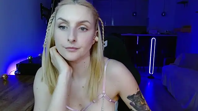 Snapshot of illusorycat chatting on 03.13.26 illusorycat online show from 03.13.26