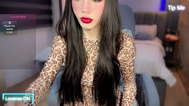 Snapshot of UrdreamTSgirl chatting on 02.01.26 UrdreamTSgirl online show from 02.01.26