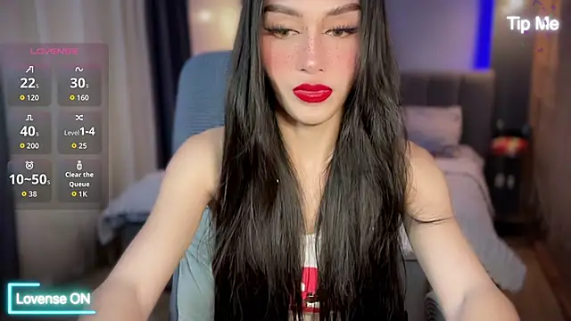 Snapshot of UrdreamTSgirl chatting on 02.02.26 UrdreamTSgirl online show from 02.02.26