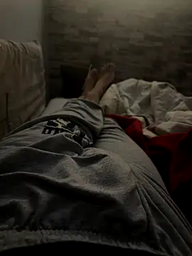 Snapshot of MAHKE12 chatting on 10.13.25 MAHKE12 online show from 10.13.25