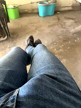 Snapshot of MAHKE12 chatting on 10.15.25 MAHKE12 online show from 10.15.25