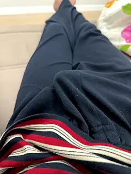 Snapshot of MAHKE12 chatting on 10.22.25 MAHKE12 online show from 10.22.25