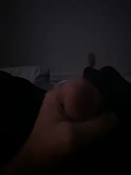 Snapshot of MAHKE12 chatting on 11.05.25 MAHKE12 online show from 11.05.25