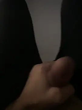 Snapshot of MAHKE12 chatting on 02.28.26 MAHKE12 online show from 02.28.26