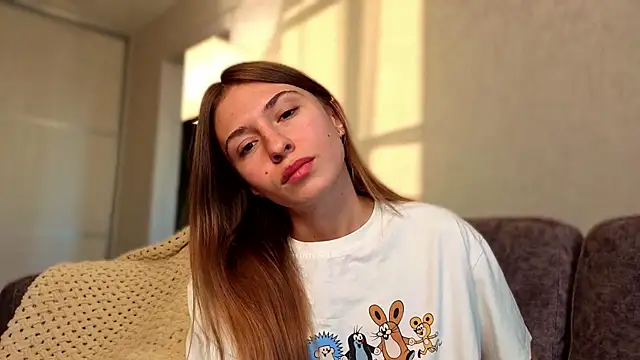 Snapshot of LovelyKatea chatting on 10.11.25 LovelyKatea online show from 10.11.25